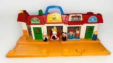 Vintage 1980 Fisher-Price Play Family Little People Main Street 2500 play set