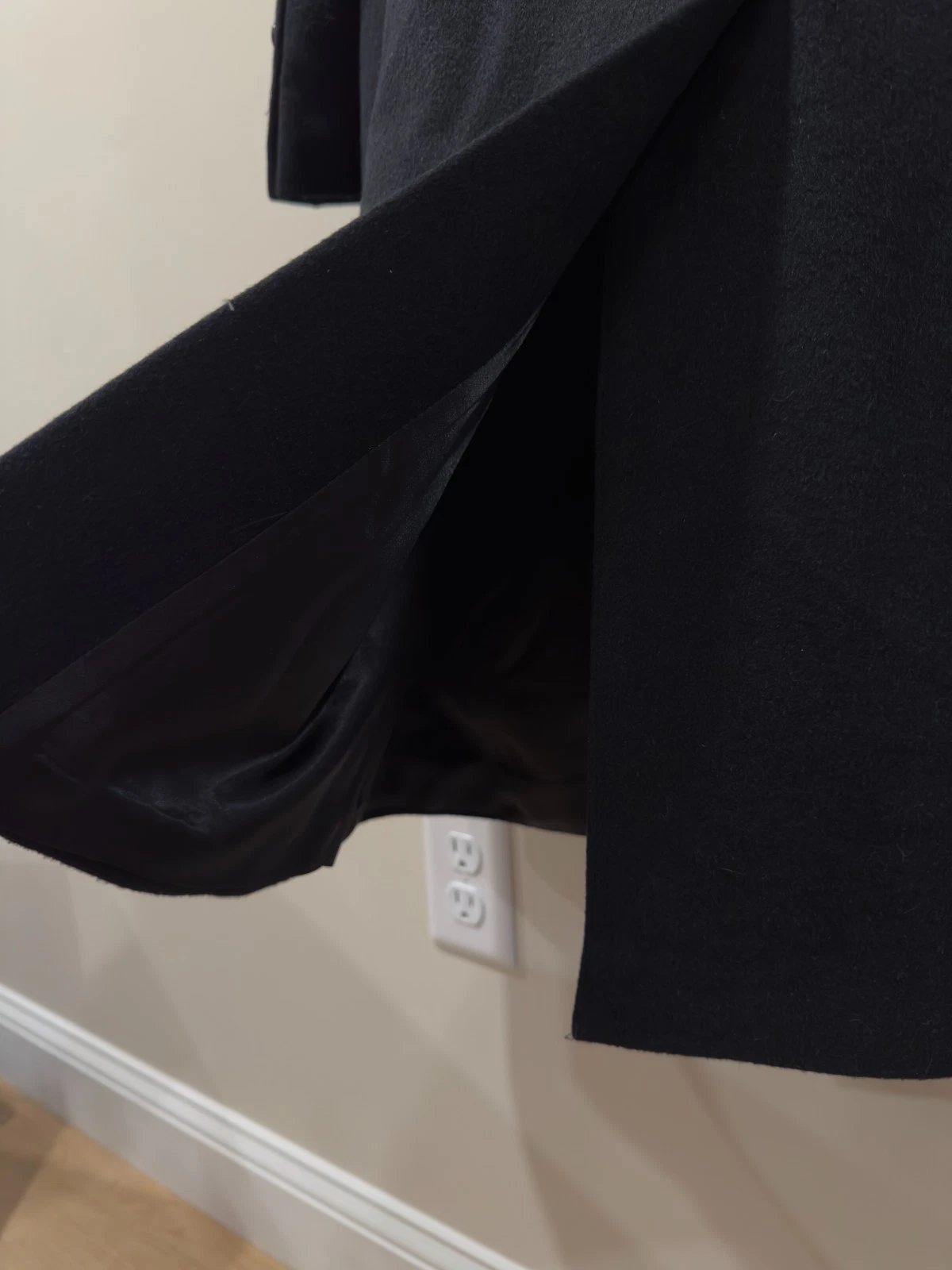 Cardinal of Canada Mens Black Wool Cashmere Overcoat 40R Worn Once Top Coat - product detail image 16