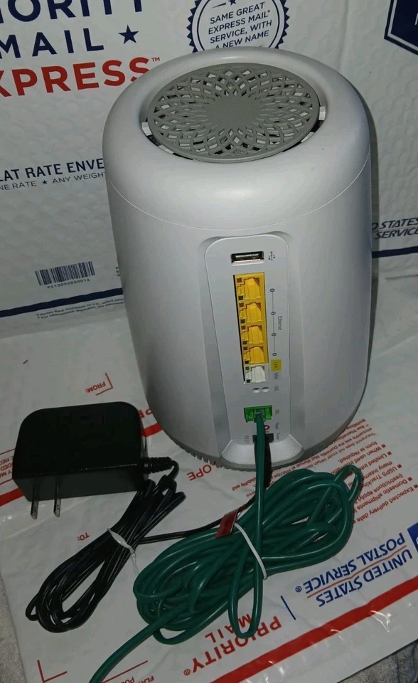 CenturyLink C4000BZ DSL Modem Router WiFi 6- cords Incld 💥EXCELLENT Condition💥 - Image 2 of 4