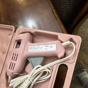 My Very Own HE600 Pink Corded Electric Glue Gun Kit