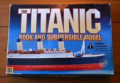 Titanic Submersible Model and Book 1999 by Santini and Hughes
