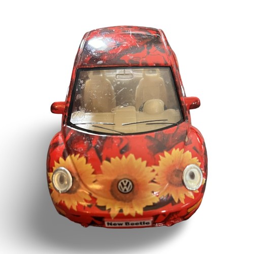 Volkswagen VW Beetle In A Red Flower 1:32 Scale Diecast From Kinsmart Pull Back - Picture 4 of 6