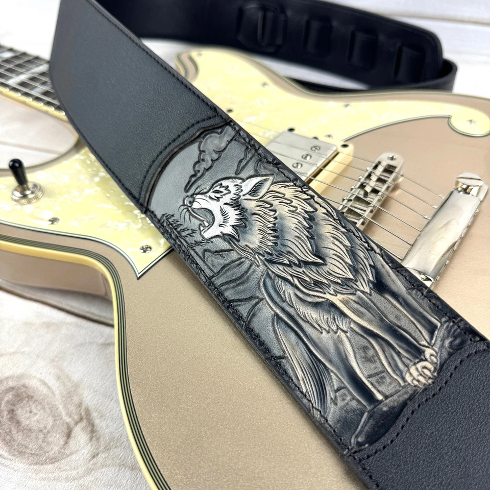 Correa de guitarra acolchada de cuero negro Walker & Williams CVG-WL-B y bronceado Howling Wolf Foto 4 de 4