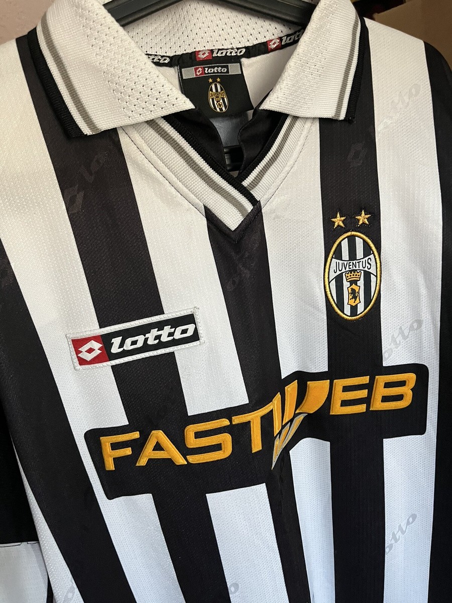 Authentic Vintage Juventus 2001-2002 Home Soccer Jersey Lotto