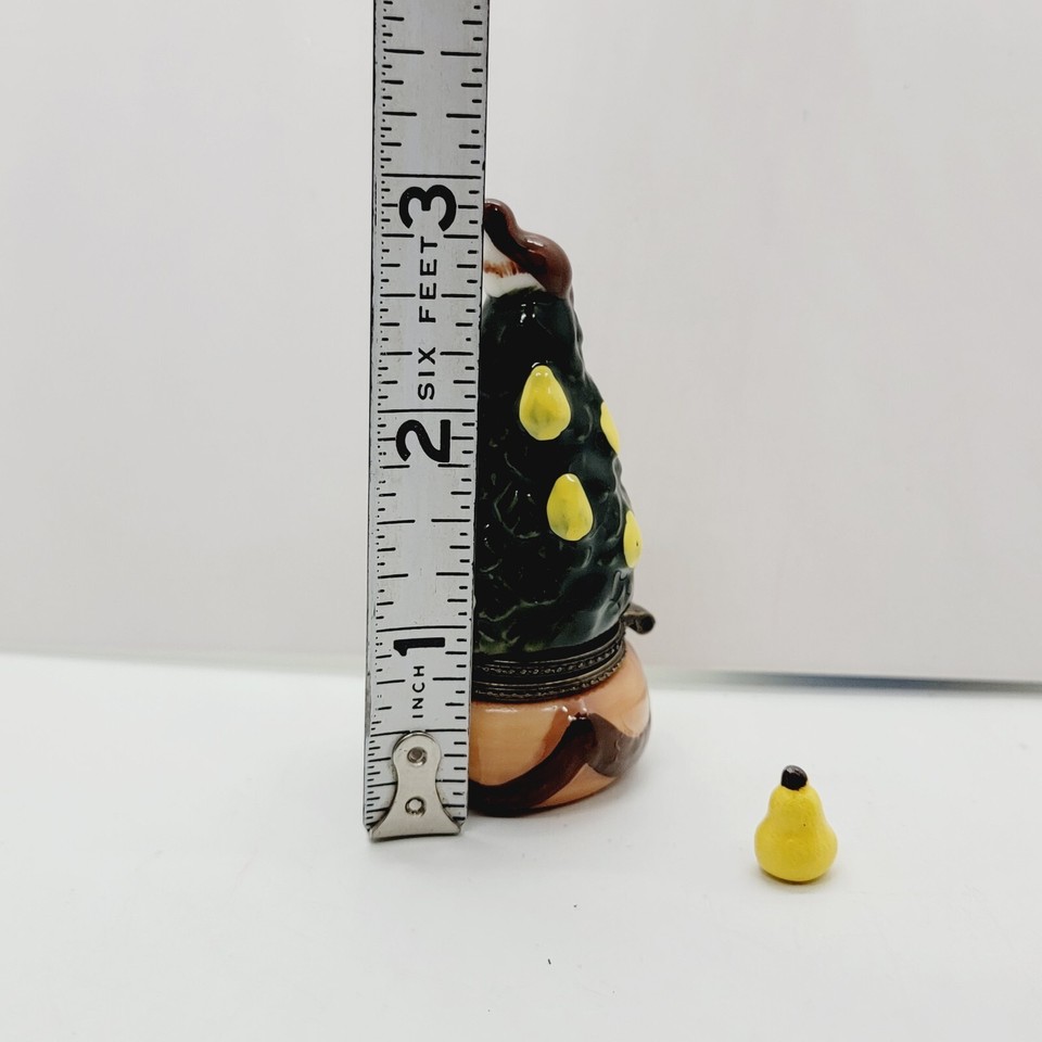 Christmas Trinket Box Porcelain Hinged Partridge In A Pear Tree w Pear