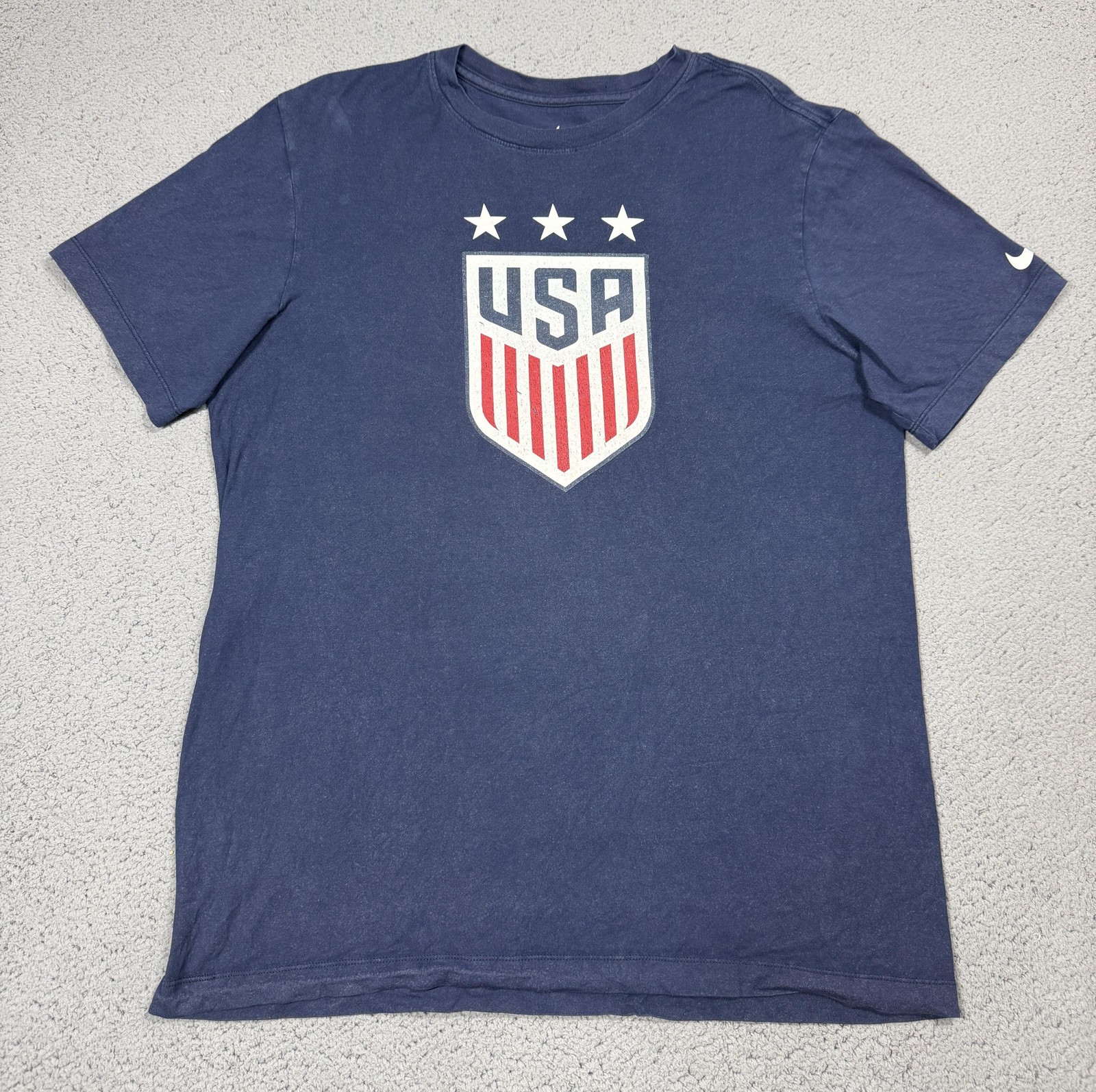 Nike USA Soccer Shirt Mens Medium Blue Short Sleeve The Nike Tee Crest USMNT