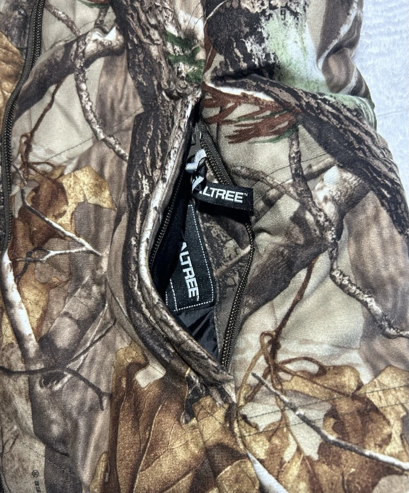 Realtree Woodland Camouflage APHD Insulated Zip Up Vest, Size M - Image 3 of 4