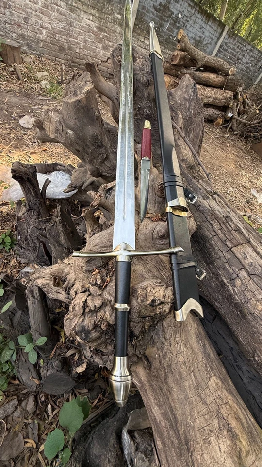 Espada vikinga de hoja de acero al carbono hecha a mano personalizada, espada de caza, espada medieval Foto 3 de 4