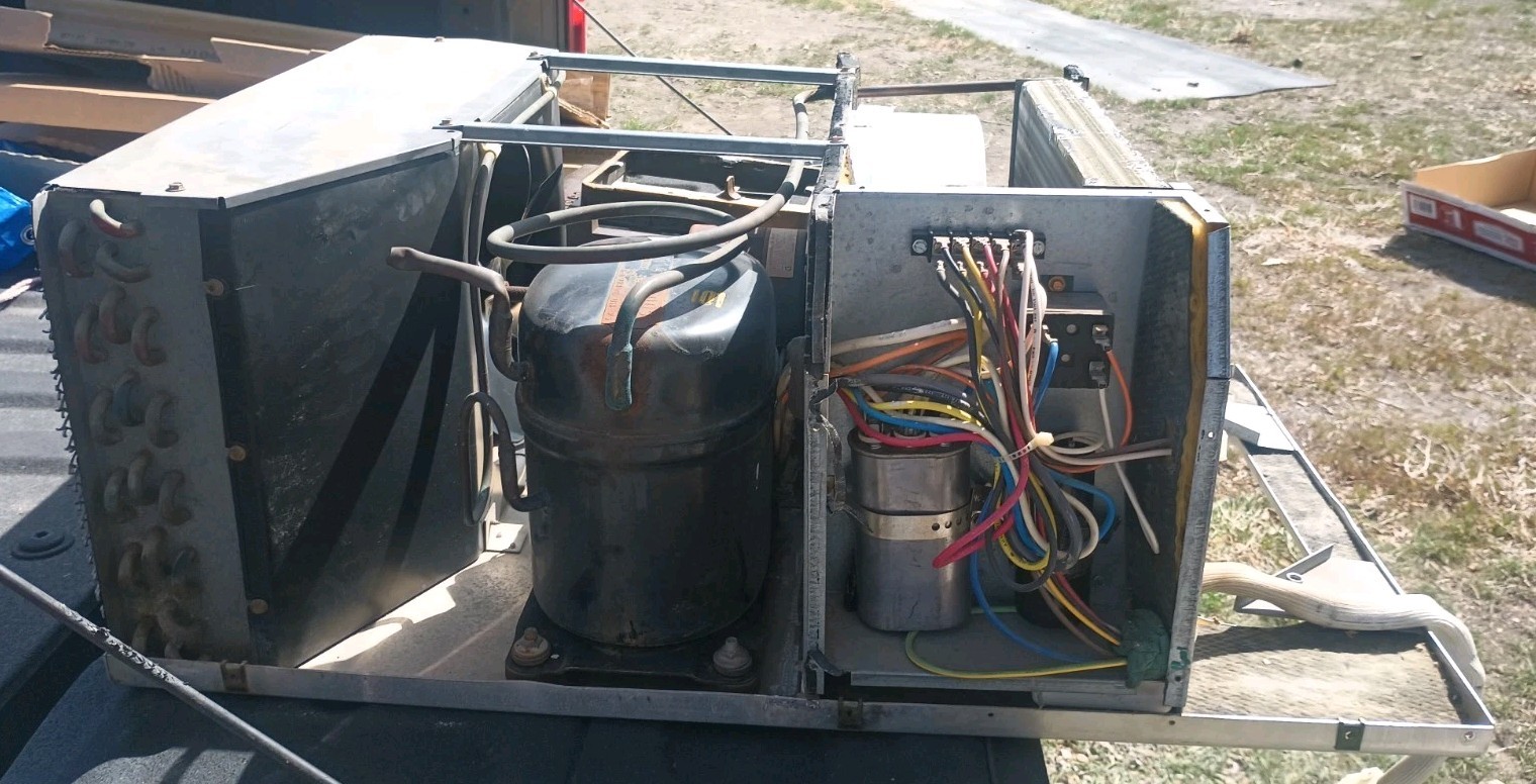 Used Dometic RV Camp Trailer Air Conditioner 13500 Cooling Amps QC135-C