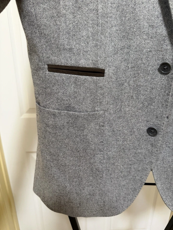 Men’s Boggi Milano Gray Herringbone Wool 3Btn 3 Roll 2 Blazer Eu 50 / US 40 R - Image 2 of 4