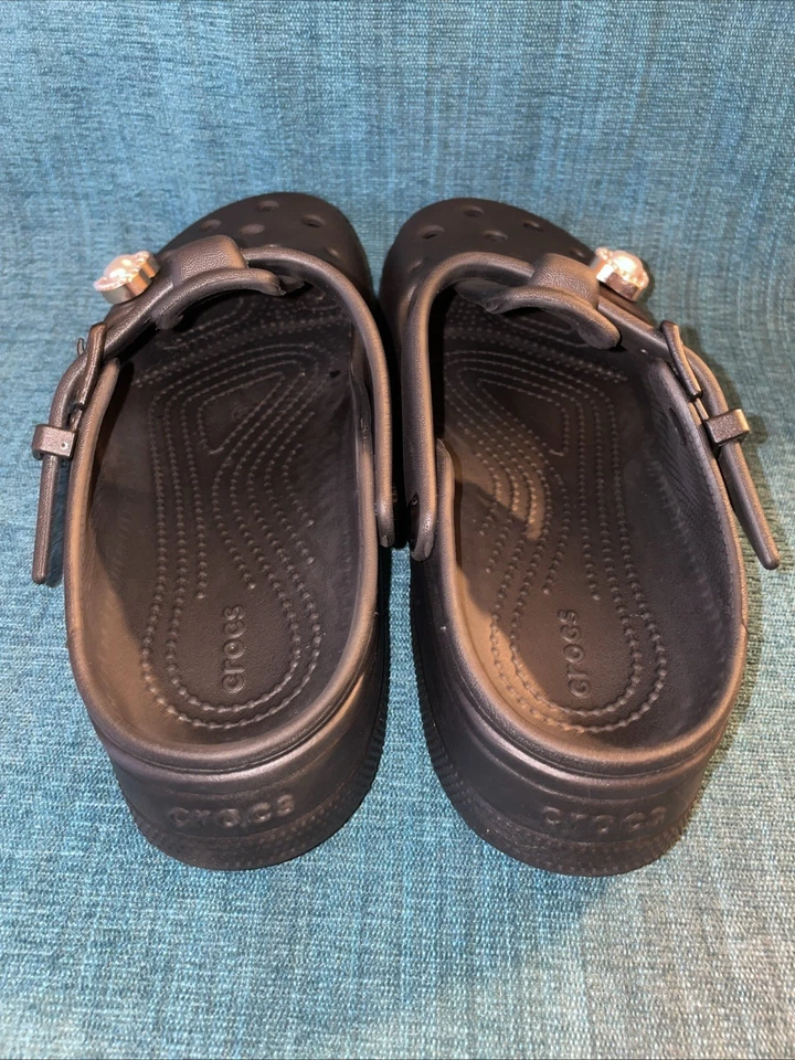 CROCS ~ CLASSIC MARY JANE CLOGS ~  BLACK #210581 ~ SIZE: MEN  5 ~ WOMEN 7 - Image 4 of 4