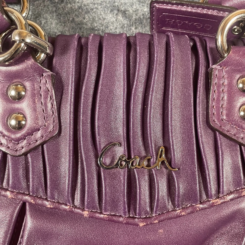 Bolso de mano Coach para mujer de cuero púrpura con escritura Ashley 19425 Y2K Foto 2 de 4