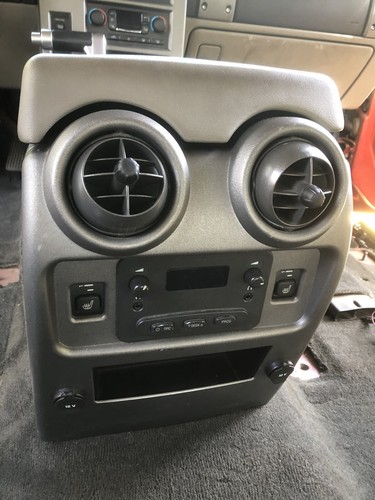 Hummer H2 Rear 2nd Row Heated Seat Switch Passenger Center Console 03-09 - Picture 5 of 7