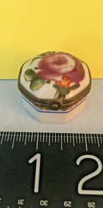 Octangular LIMOGES box "1737 Ancienne Manufacture Royale Limoges" MINT
