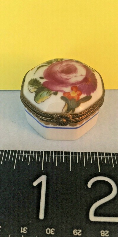 Octangular LIMOGES box "1737 Ancienne Manufacture Royale Limoges" MINT