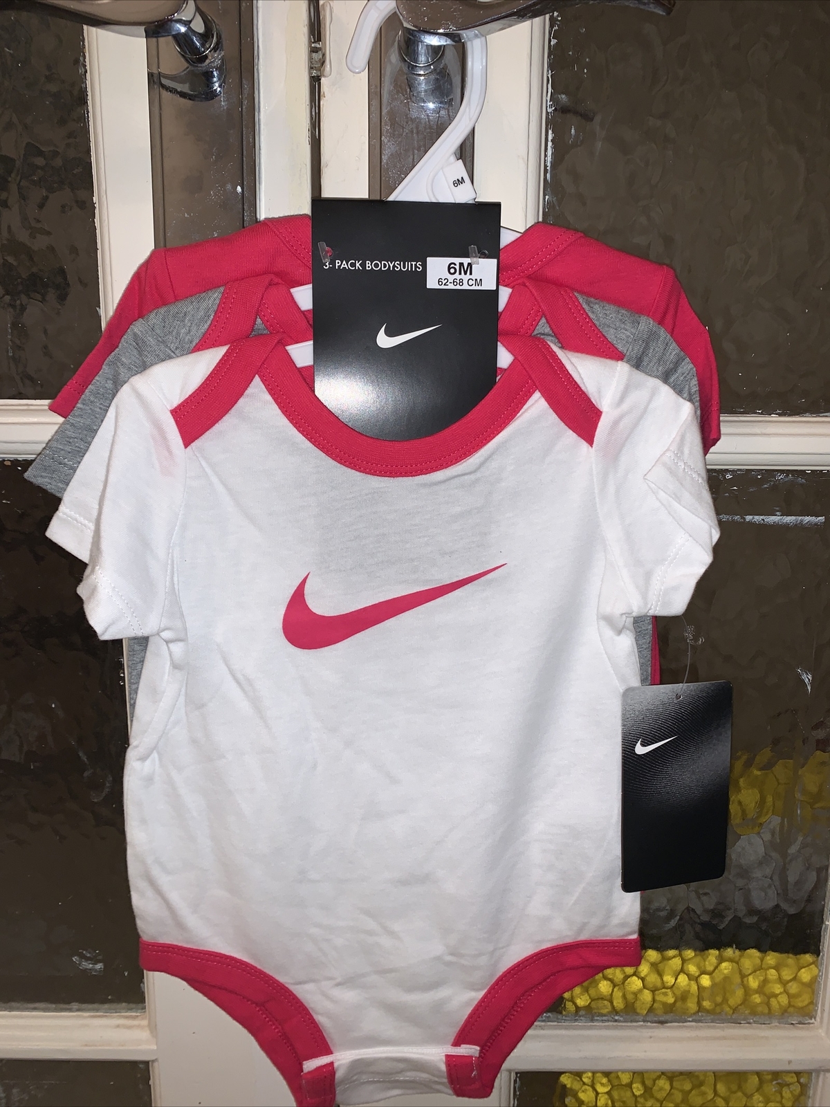 Nike Bodysuit White/Grey/Pink Short Sleeve 6-9 months Baby 3 Pack Set RRP £26.95