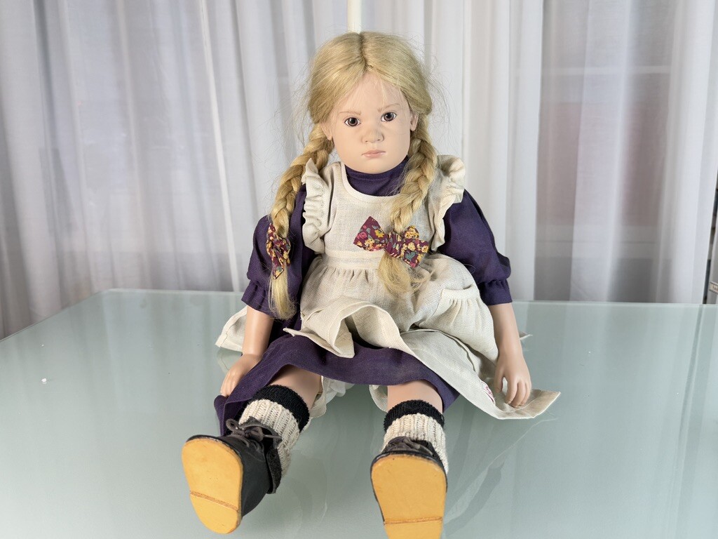 Poupée d'artiste Sigikid Sabine Frêne Vinyl Doll 61 cm. Excellent état