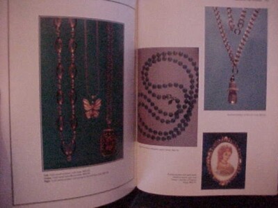 Sarah Coventry Jewelry コレクターガイド Sarah Coventry Jewelry – Collector Bookstore