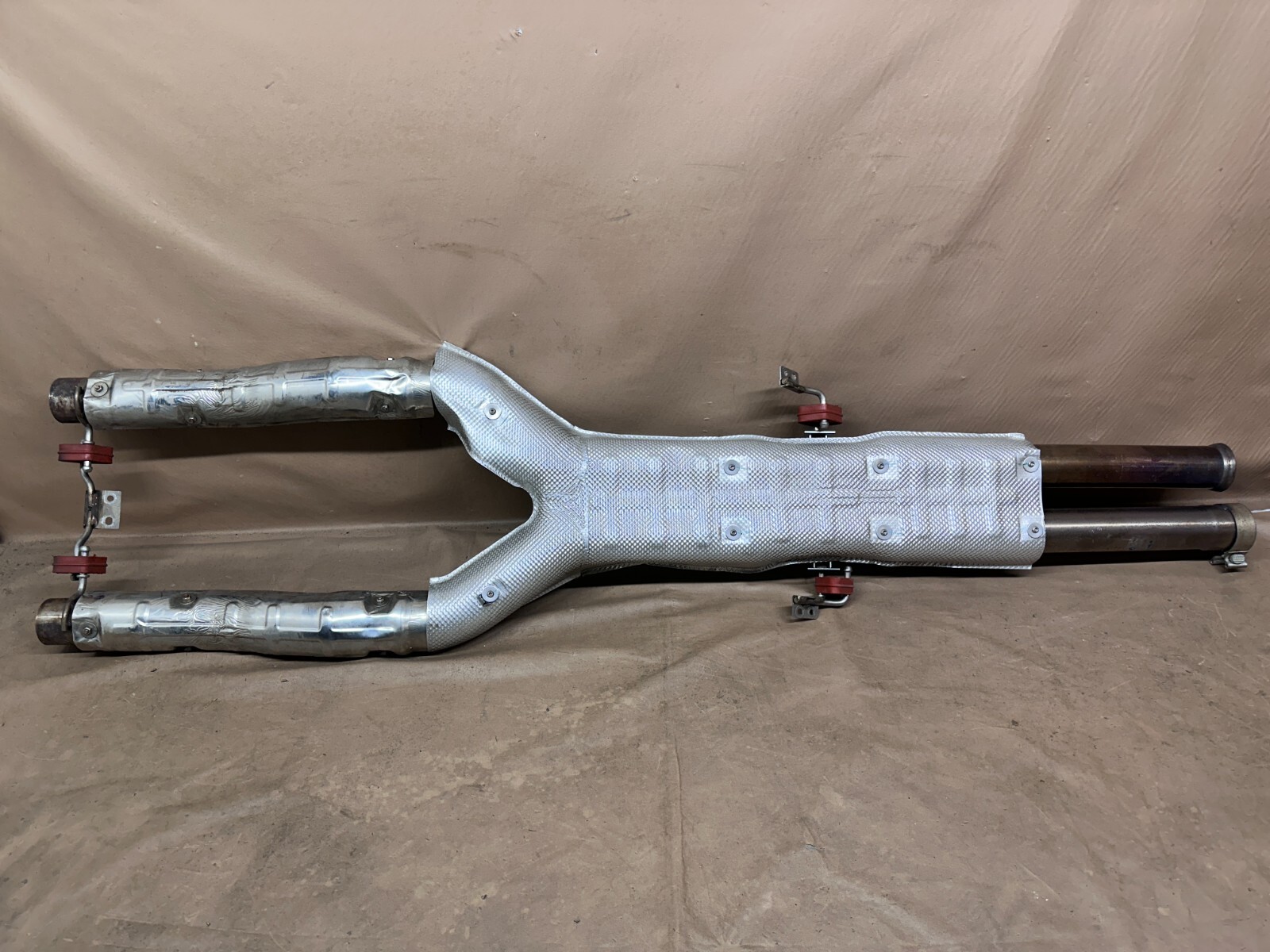 MINT! 2021 - 2024 ASTON MARTIN DBX EXHAUST MUFFLER CENTER Dual MY83-5220-AE OEM