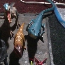 Lot of Assorted Small Dinosaur Animal Toy Figures, Mixed Colors