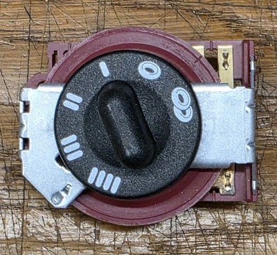 Dualit D4VMHA 4-Scheiben-Toaster Edelstahl poliert/Netzschalter 