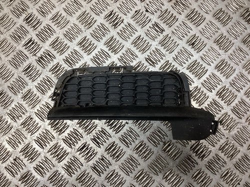 BMW 6er F12 F06 F13 Front M Sport Stoßstange Grill Links Kanal Abdeckung 8050835