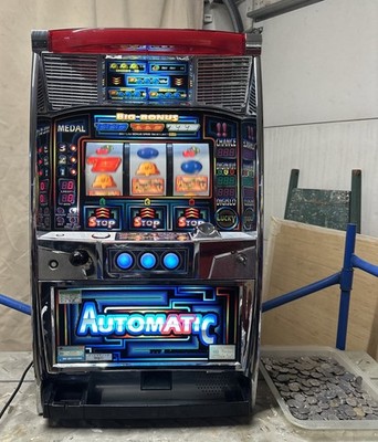 777 Japanese Bellco Pachislo Slot Machine Tokens Works Clean