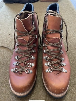 Redwing hiking boot   Size 11.5 D  Style 825