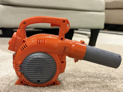 #ad Husqvarna 125B Battery Operated Toy Leaf Blower Orange Gray MPN 125B Works $21.00