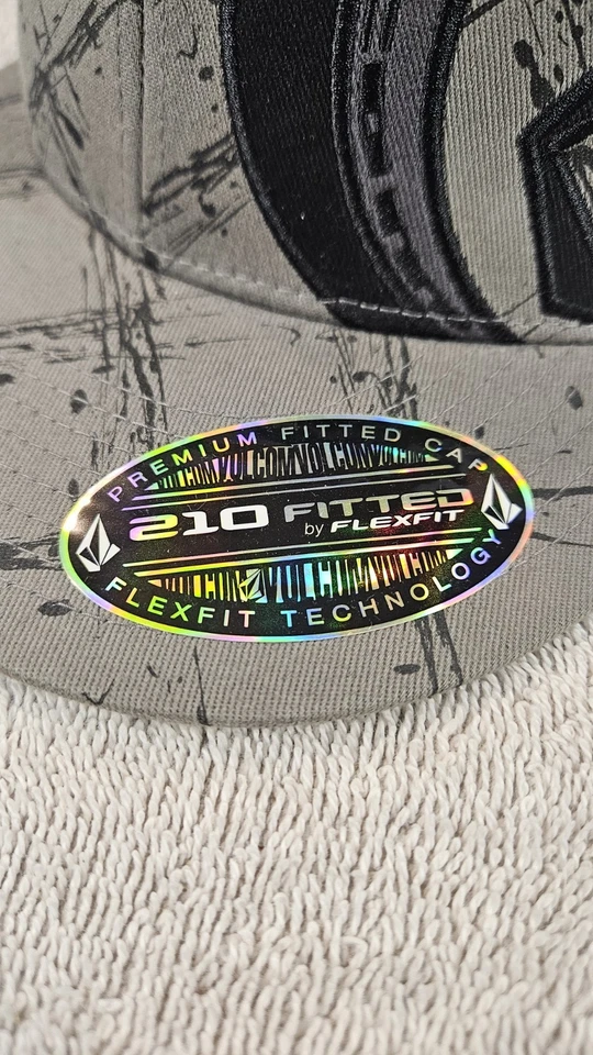 Volcom 210Fitted By Flexfit Grey/Black Embroidered Size 6 7/8-7 1/4,  SEE PICS  - Image 2 of 4