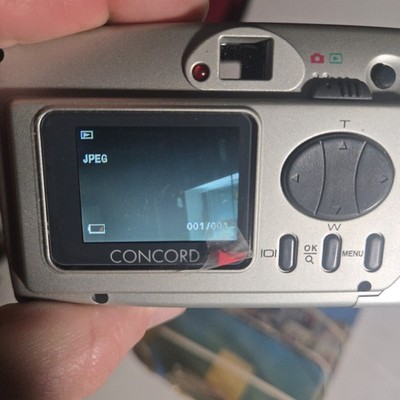 Concord Duo 2000 2.0 Megapixels Digital Camera With Case  Guide Disc Tested