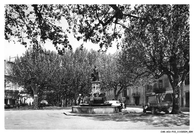 CAR-ACUP10-0610-30 - PONT-SAINT-ESPRIT - Place de la république