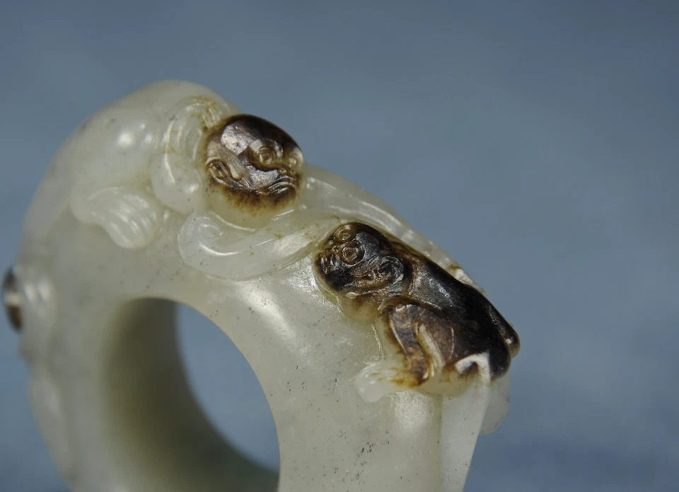 ANILLO MONO DOBLE TALLADO A MANO JADE RÍO XIN JIANG 100% NATURAL CERTIFICADO 64g Foto 2 de 4