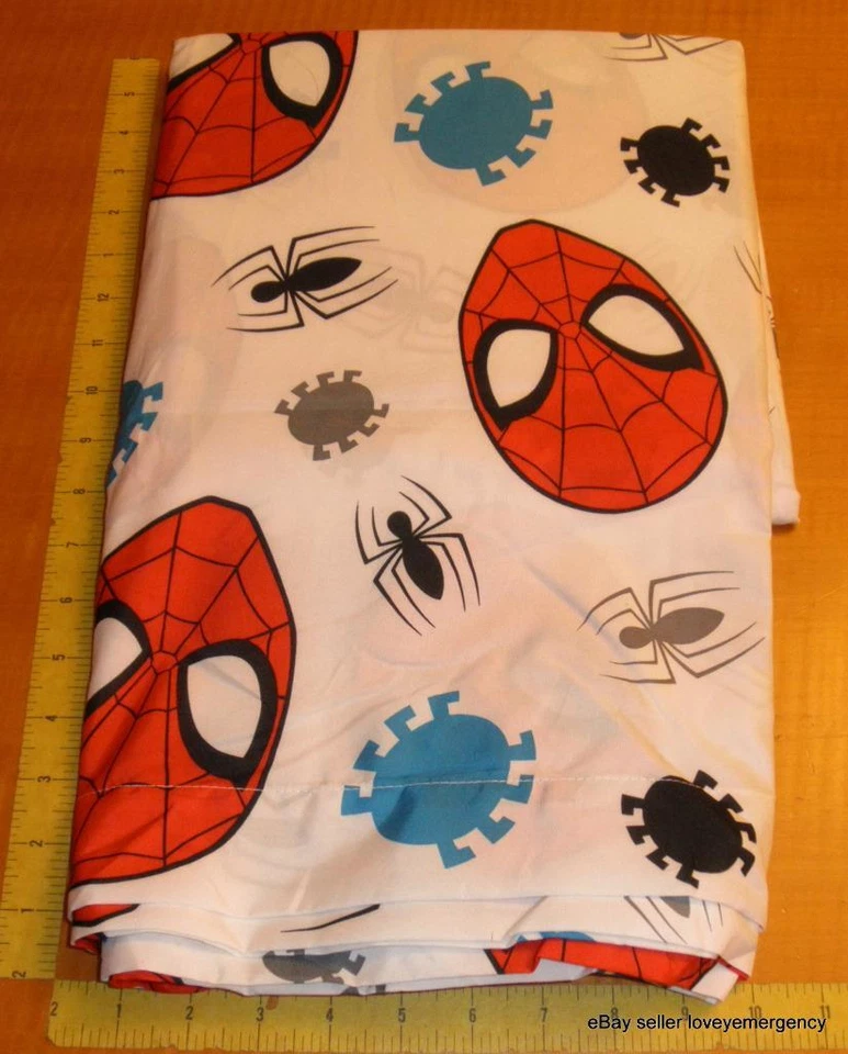 Hoja plana doble de microfibra Marvel Spider-Man o tela/material Foto 2 de 3
