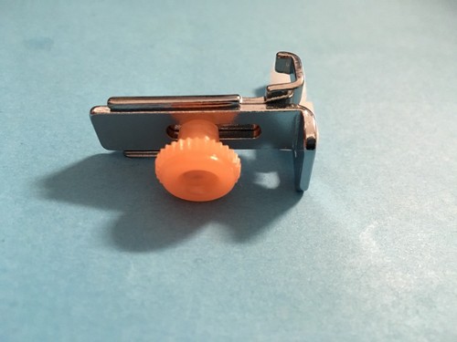 Reißverschlussfuß Verstellbar Teflon für Pfaff, AEG, Privileg, Singer, W6,Necchi - Bild 6 von 7