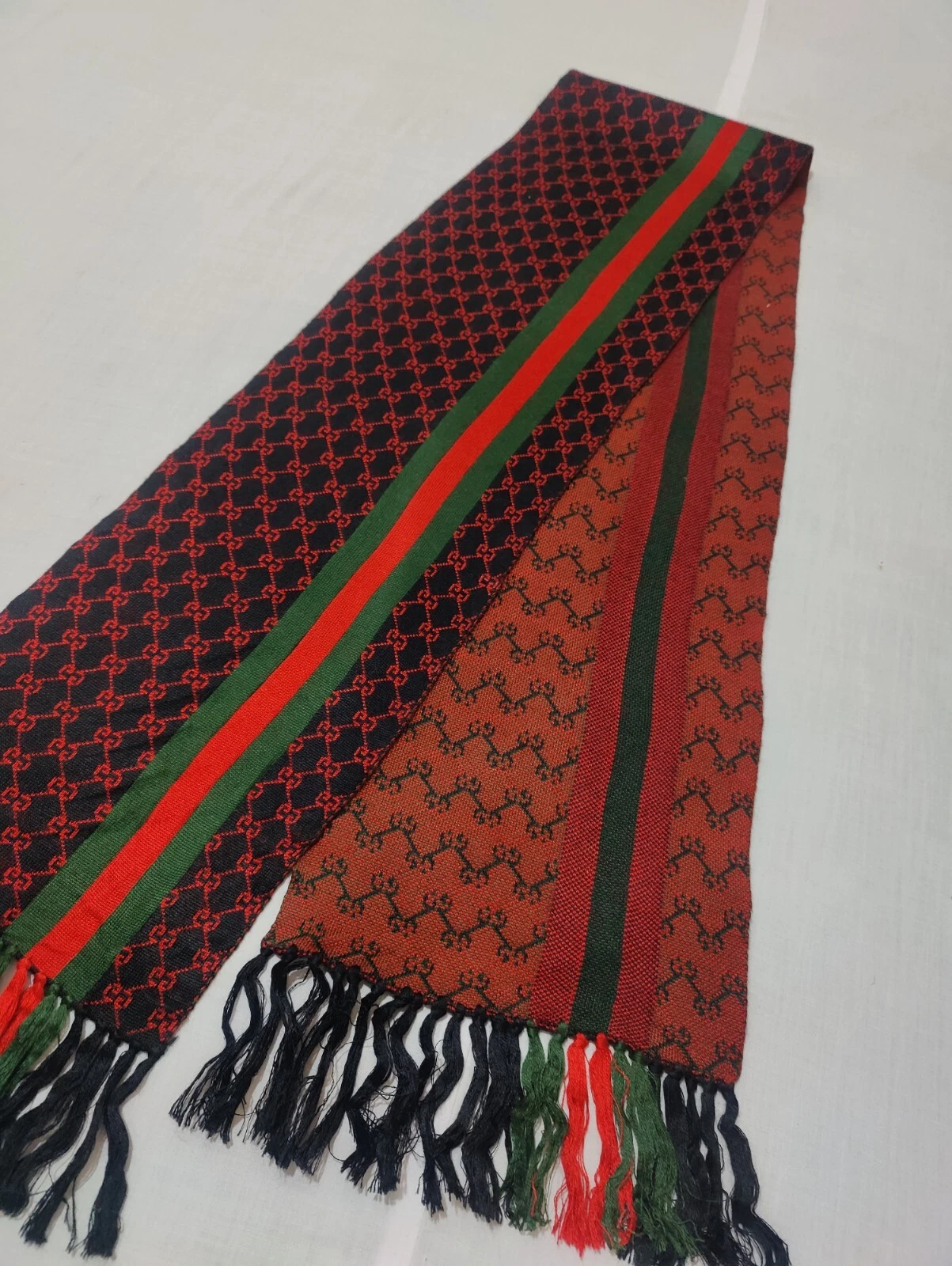 Authentique Gucci écharpe châle étole multicolore logo GG étiquette silencieux unisexe
