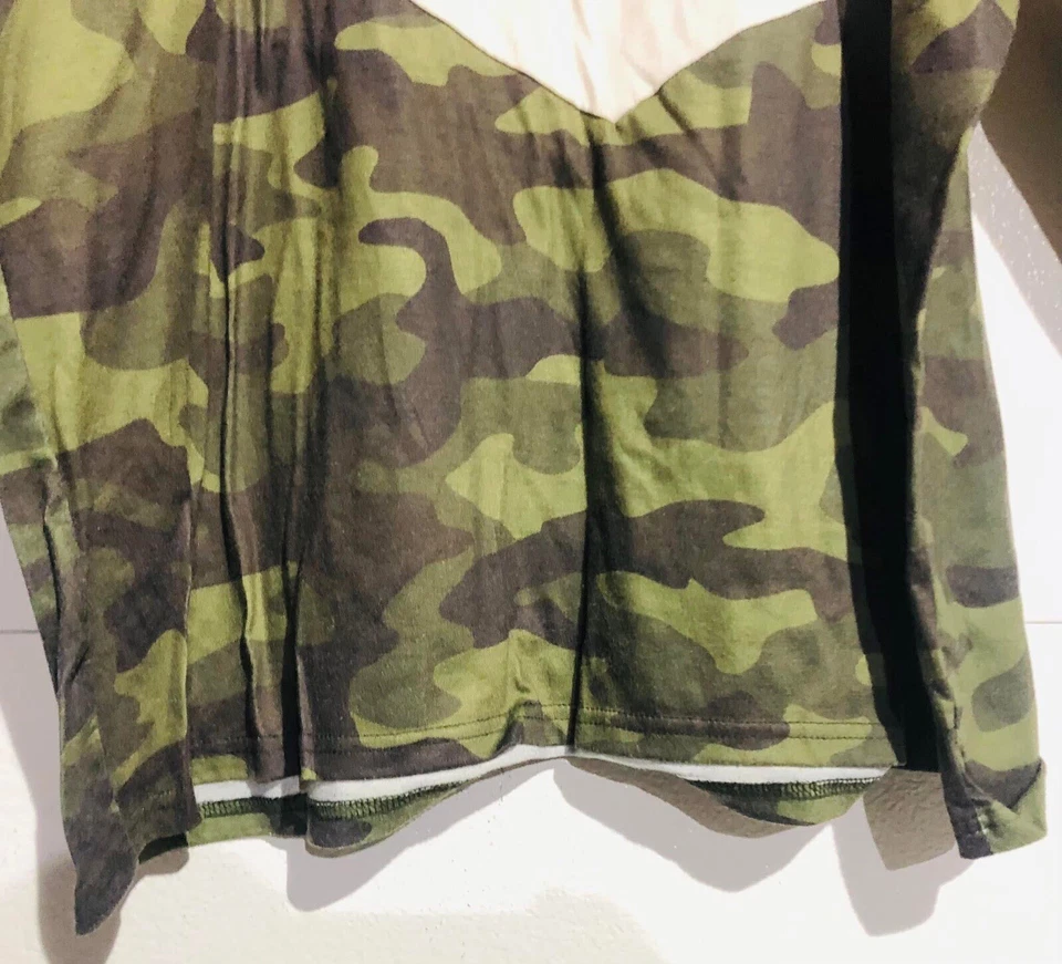 L & B Lucky and Blessed Feminino Tamanho 3X Manga Longa Camuflagem Rosa Branco Chevrons - Imagem 4 de 4