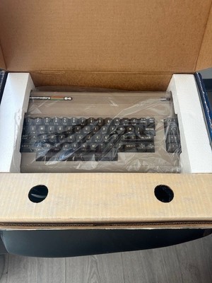 COMMODORE 64 PERSONAL COMPUTER ORIGINAL BOX Pwr SUPPLY CABLES guide and cassets