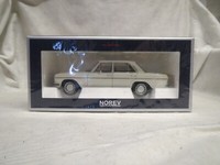 Mercedes Benz 200 /8 1968 White Weiss Norev 1:18 W114 W115 220 240 280 300 D E