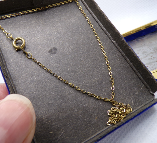 Vintage Gold Tone Cable Chain with Caged Pale Green Emerald Gemstone Pendant - Picture 4 of 7