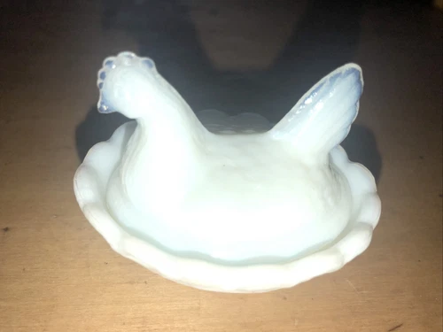 Vintage  Perfect 2-1/2”  Milk Glass Covered Hen Dish West Moreland Our Estate