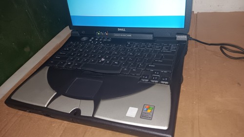 Vintage Dell inspiron 8200 Laptop Intel P4 @ 2.2 GHz 1 GB ram Windows XP Pro DVD - Picture 4 of 22