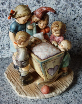 Hummel Figur Hum 574 ''Das Nesthäkchen'' FM 7 * ''Century Collection'' * 9. Ausgabe