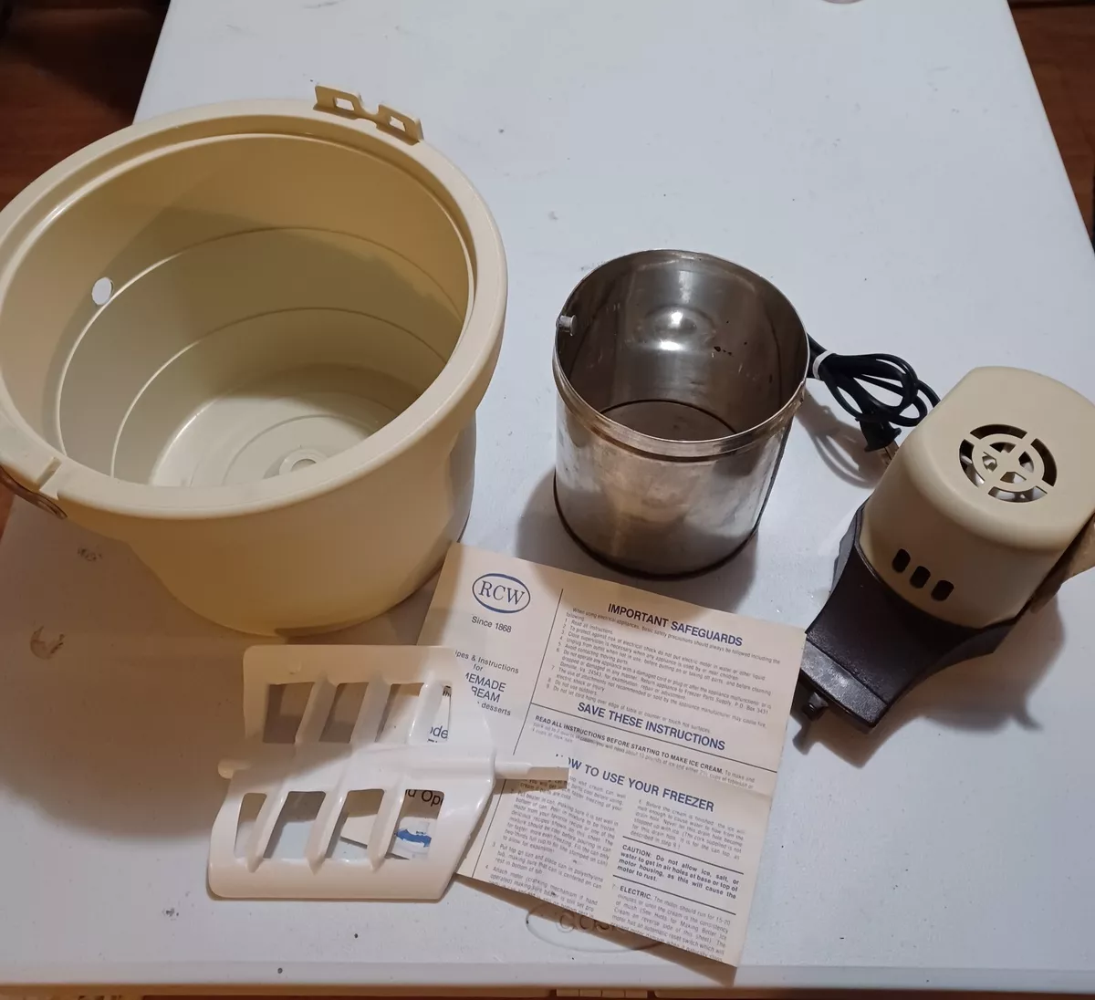 Vintage RCW s 1 2 Gallon Mini Yum Yum Machine Ice Cream Maker