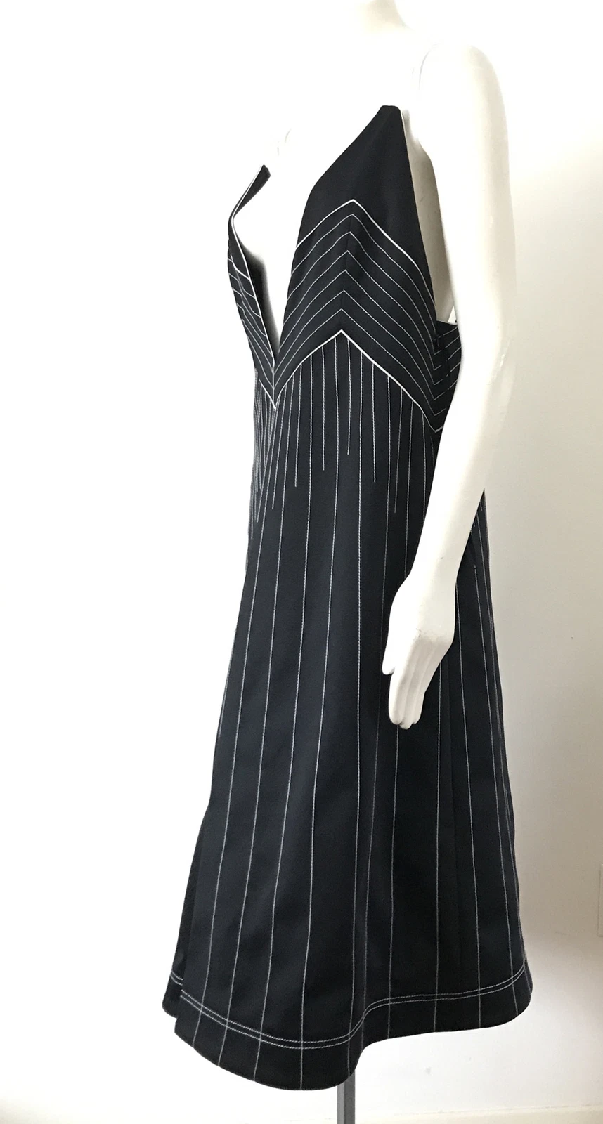 Abito in jersey senza maniche Valentino con cuciture a contrasto in perfette condizioni taglia 10