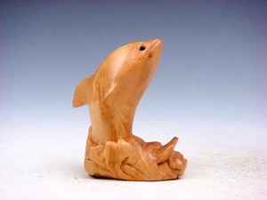 Boxwood Hand Carved Japanese Netsuke Sculpture Dolphin Jumping Wave #06142301