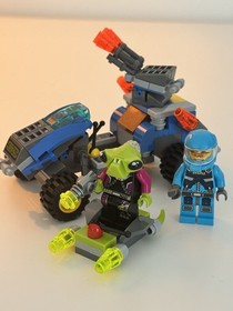 7050 LEGO Complete Space: Alien Defender manual & all minifigures