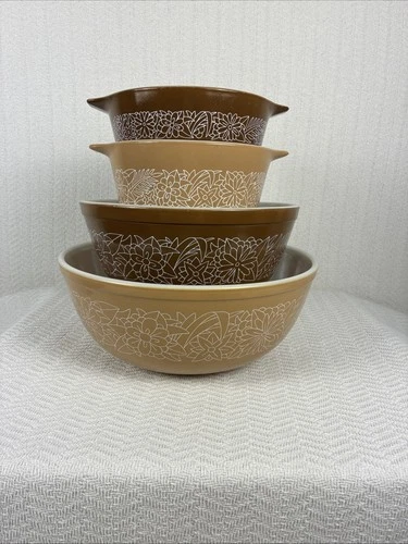 Pyrex Woodland Set Of 4 Vintage 404/403 Nesting Mixing Bowls 472/471B  Brown