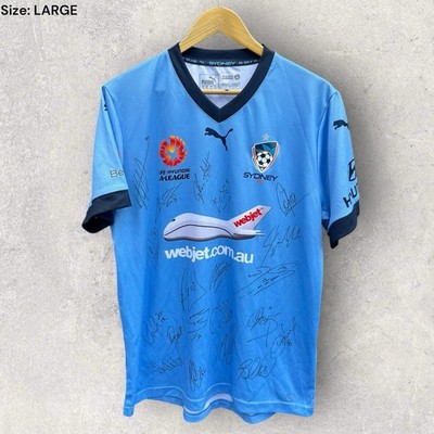 SYDNEY FC 2015-2016 PUMA HOME FOOTBALL JERSEY SIGNED BY SQUAD Size Large