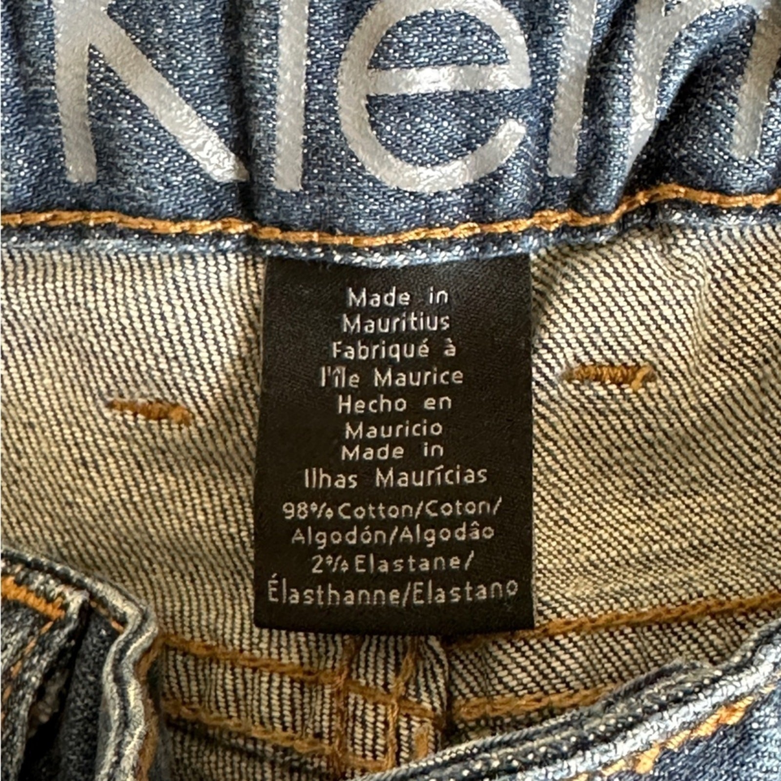 Calvin Klein Bermuda Jeans Shorts Womens 8 Medium Wash Denim Cuffed Casual thumbnail 4